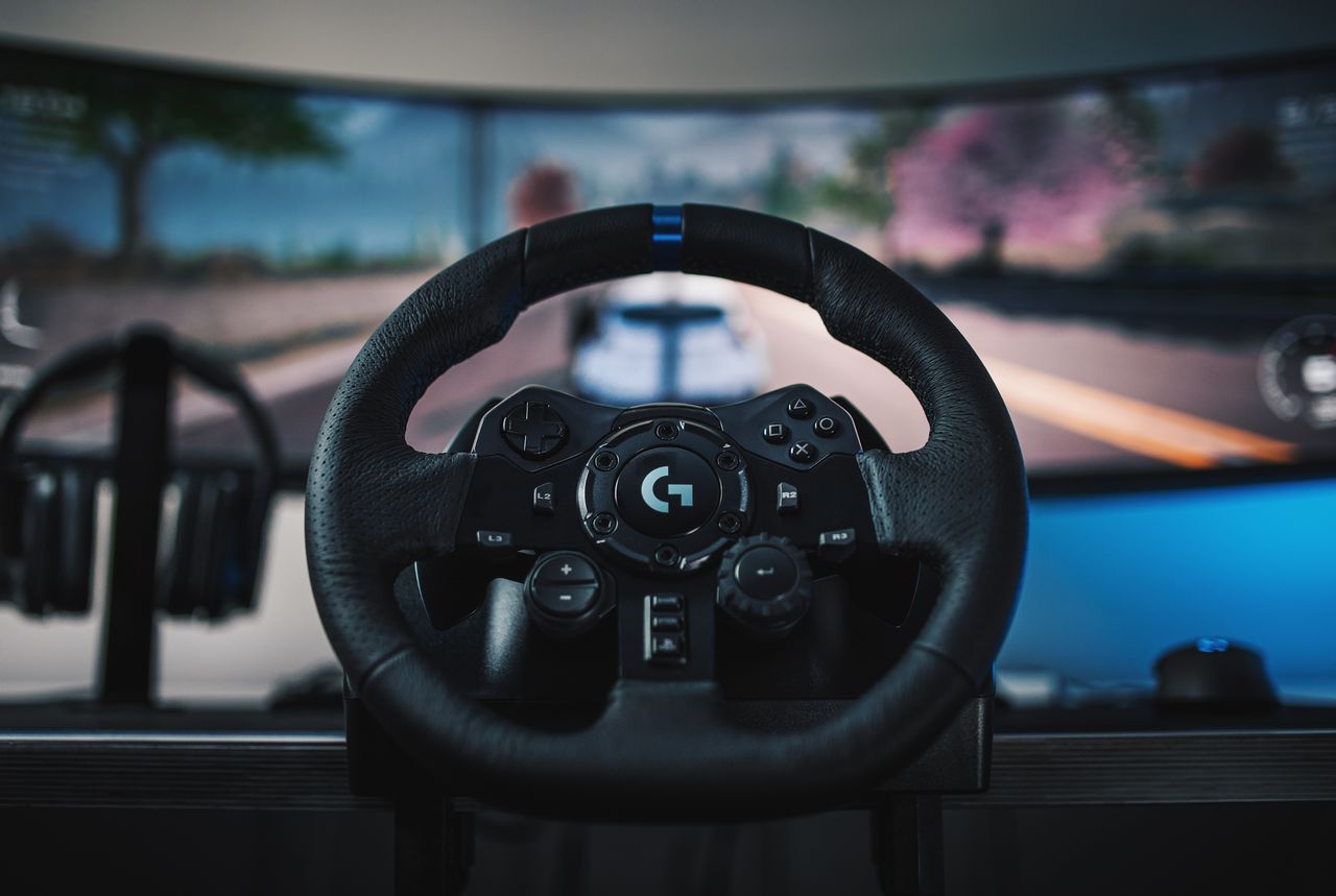 Logitech prezentuje G923 - kierownicę z TRUEFORCE, kompatybilną z PC oraz PlayStation