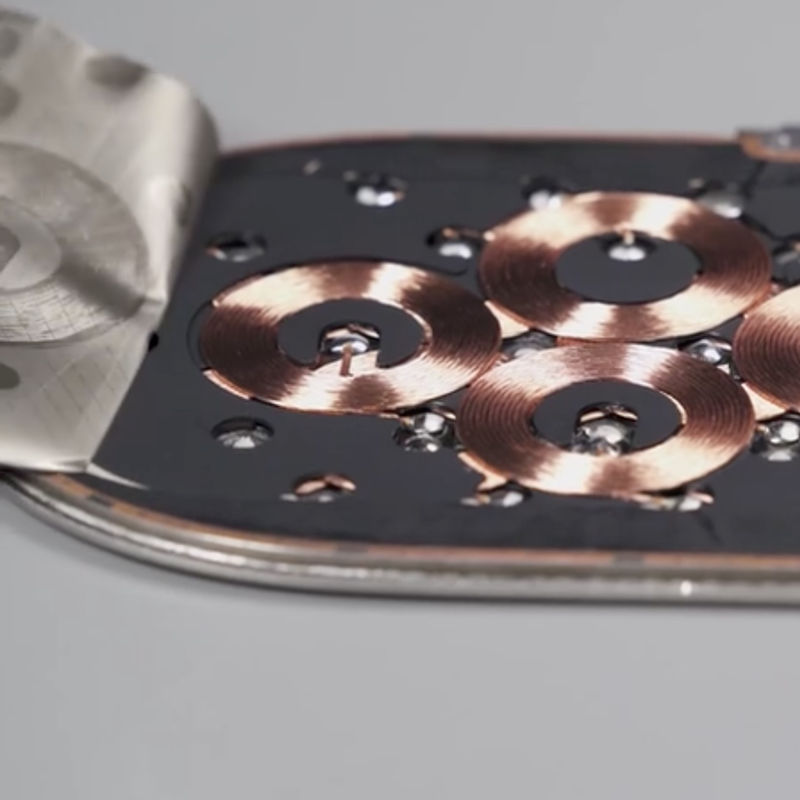 Pamiętasz bezprzewodową ładowarkę Apple AirPower? Tak wyglądała w środku