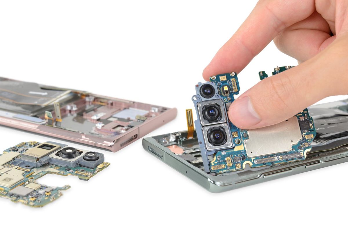iFixit rozbiera Galaxy Note20 i Galaxy Note20 Ultra. Najnowsze flagowce Samsunga nie nadają się do samodzielnej naprawy