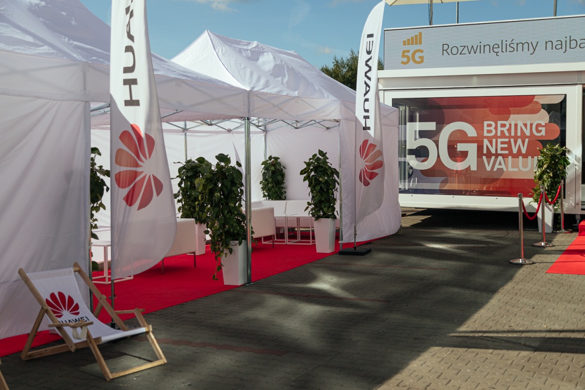 Huawei przywozi do Polski Mobilne Centrum Innowacji. Można w nim lepiej poznać technologię 5G