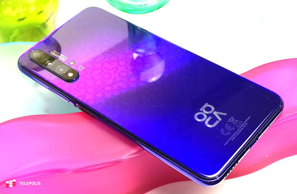 Telefon do 1500 zł - jaki smartfon wybrać? 10 modeli na jesień 2020