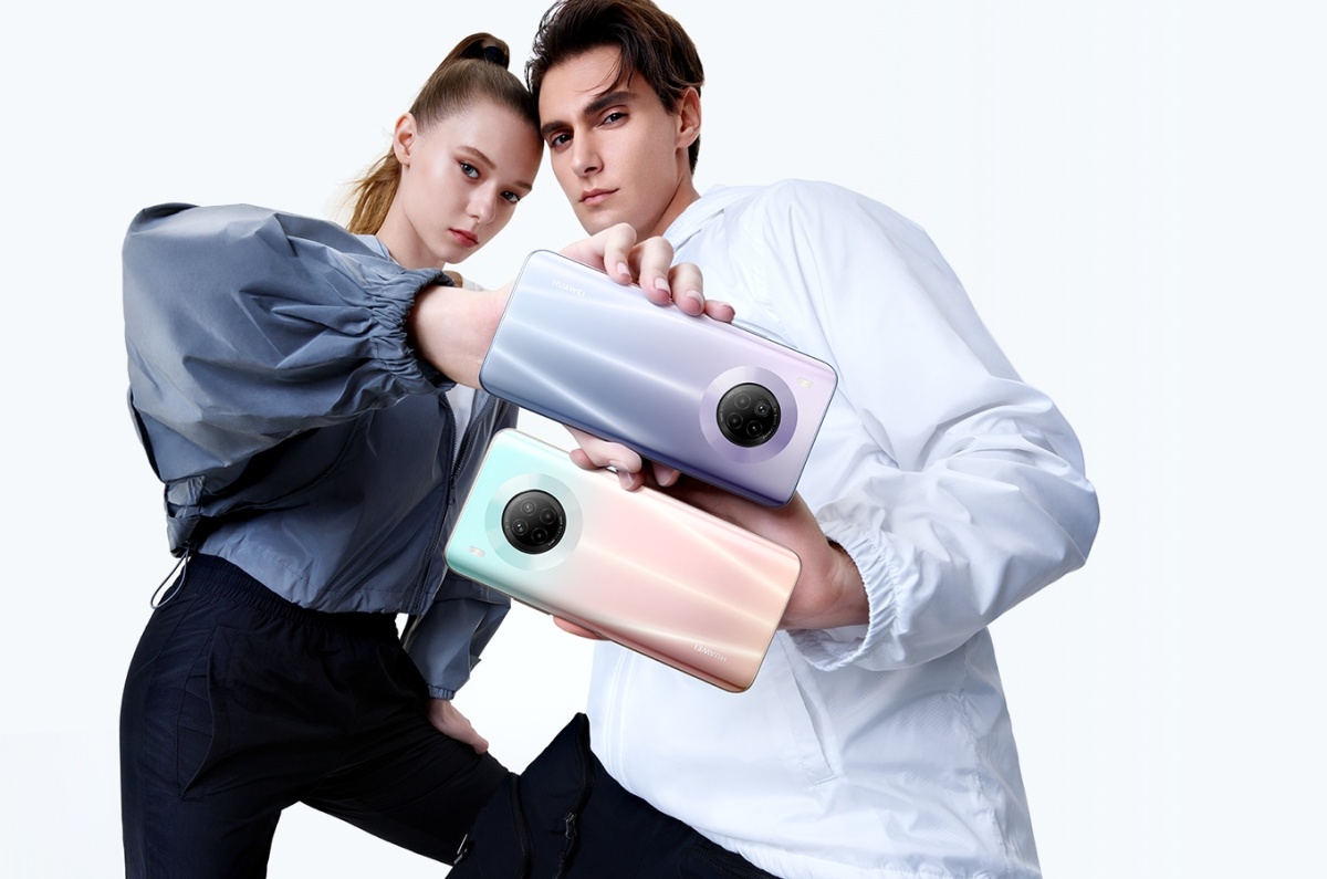 Huawei Y9a oficjalnie: cztery aparaty z tyłu i Helio G80 w środku