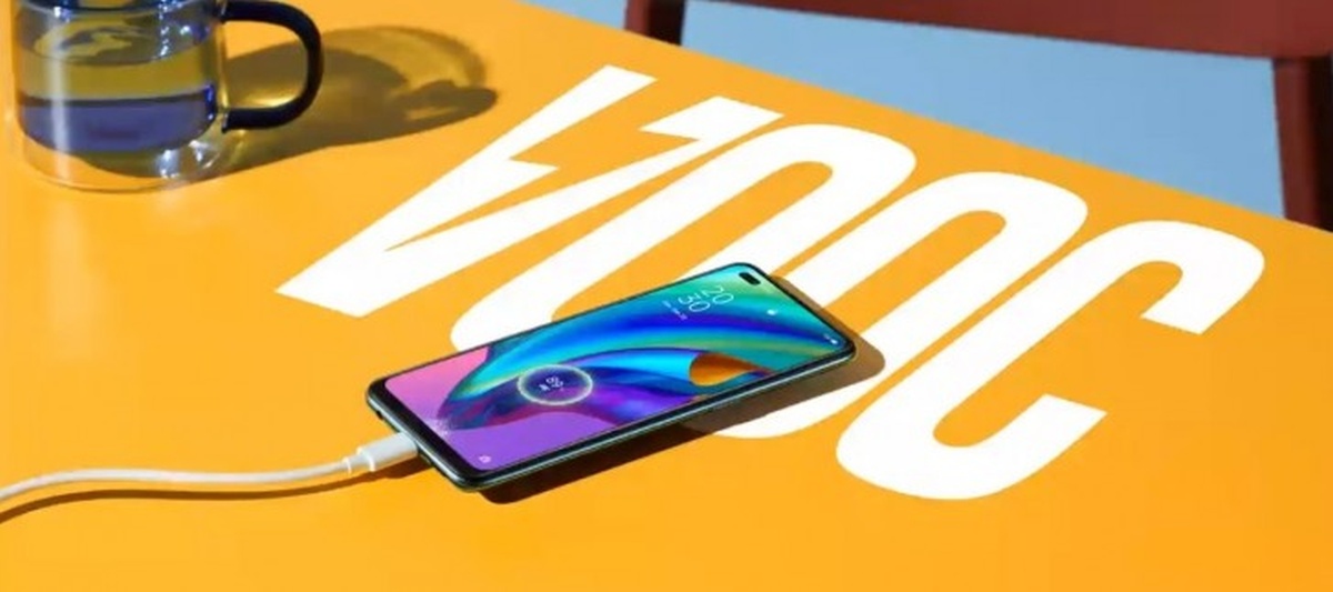 Oppo F17 i F17 Pro zaprezentowane. Oba mają poczwórne aparaty i szybkie ładowanie VOOC 4.0