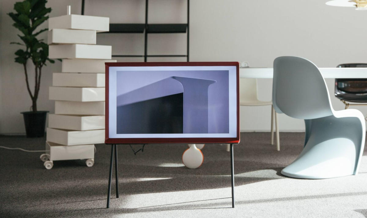 Samsung wprowadza do Polski designerskie telewizory QLED 4K z linii The Serif