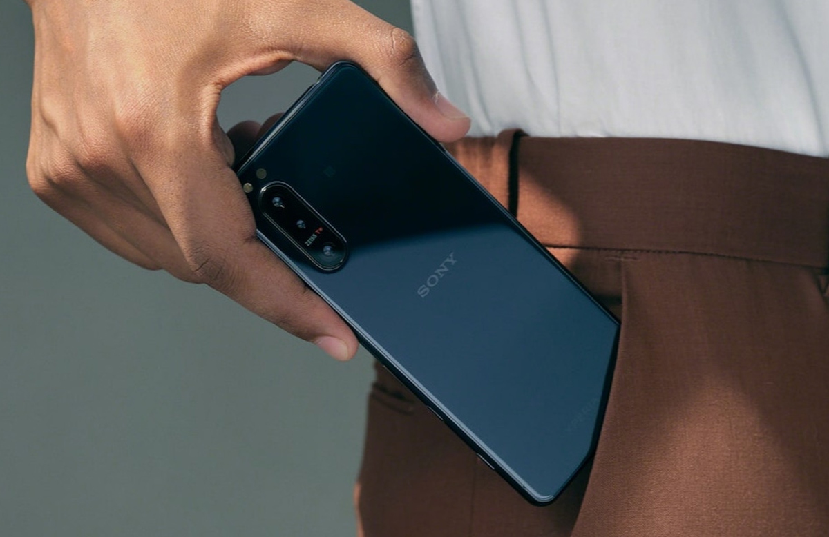 Ruszyła przedsprzedaż Xperii 5 II. Sony dorzuca do niej słuchawki lub głośnik za złotówkę