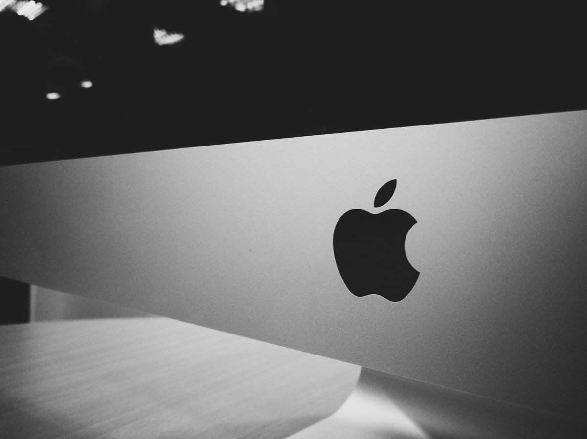 Facebook uderza w Apple całostronicową reklamą w gazecie