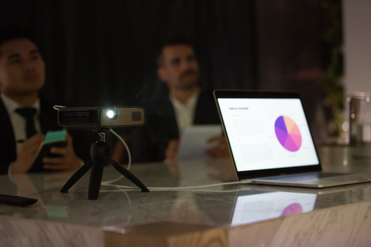 Philips PicoPix Max - multimedialny projektor do zastosowań rozrywkowych oraz biznesowych