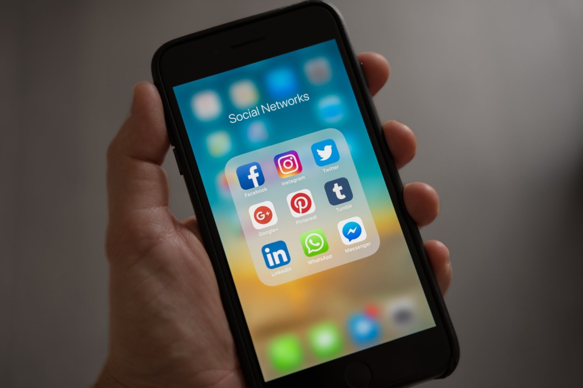 Messenger i Instagram bez niektórych opcji. Facebook je wyłącza z powodu unijnej dyrektywy