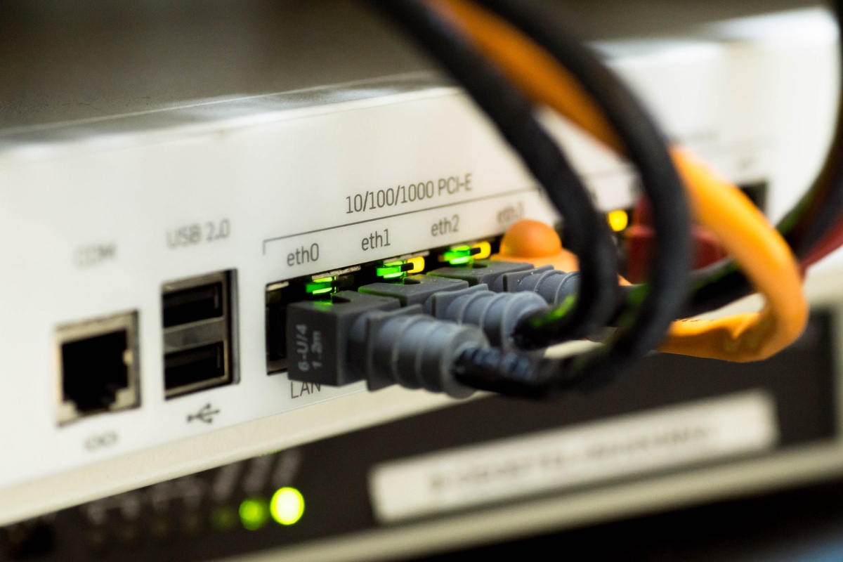 Prawie 90% gospodarstw domowych w Polsce ma dostęp do szerokopasmowego Internetu - podaje GUS