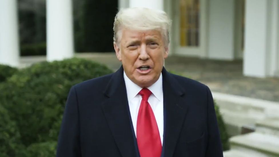Donald Trump zablokowany na Twitterze i Facebooku. Może dostać permanentego bana
