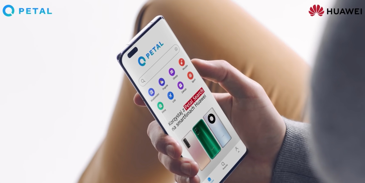 Huawei przypomina o wyszukiwarce Petal Search w nowej kampanii z Robertem Lewandowskim