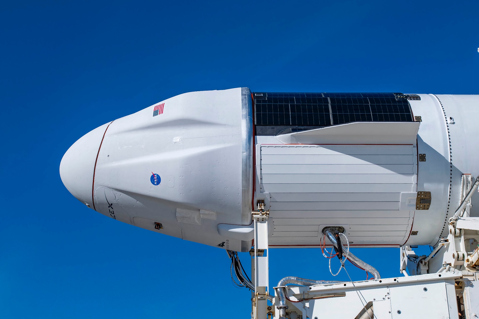 SpaceX Dragon przywiezie superszybkie światłowody z kosmosu
