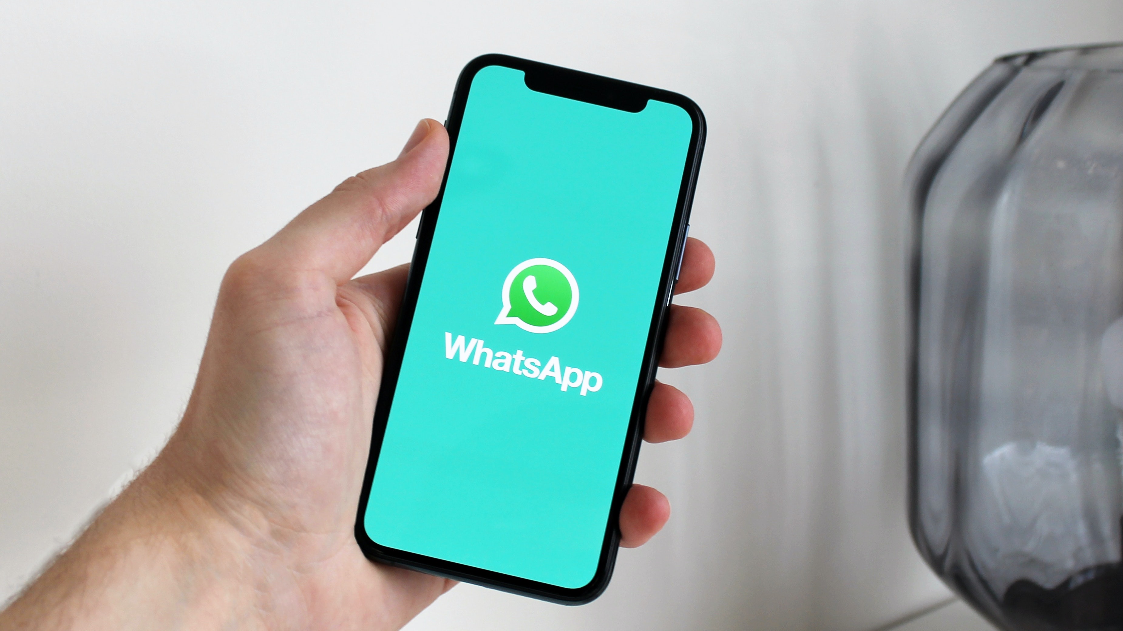 Facebook chce Twoje dane. Stracisz WhatsAppa, jeśli się nie zgodzisz