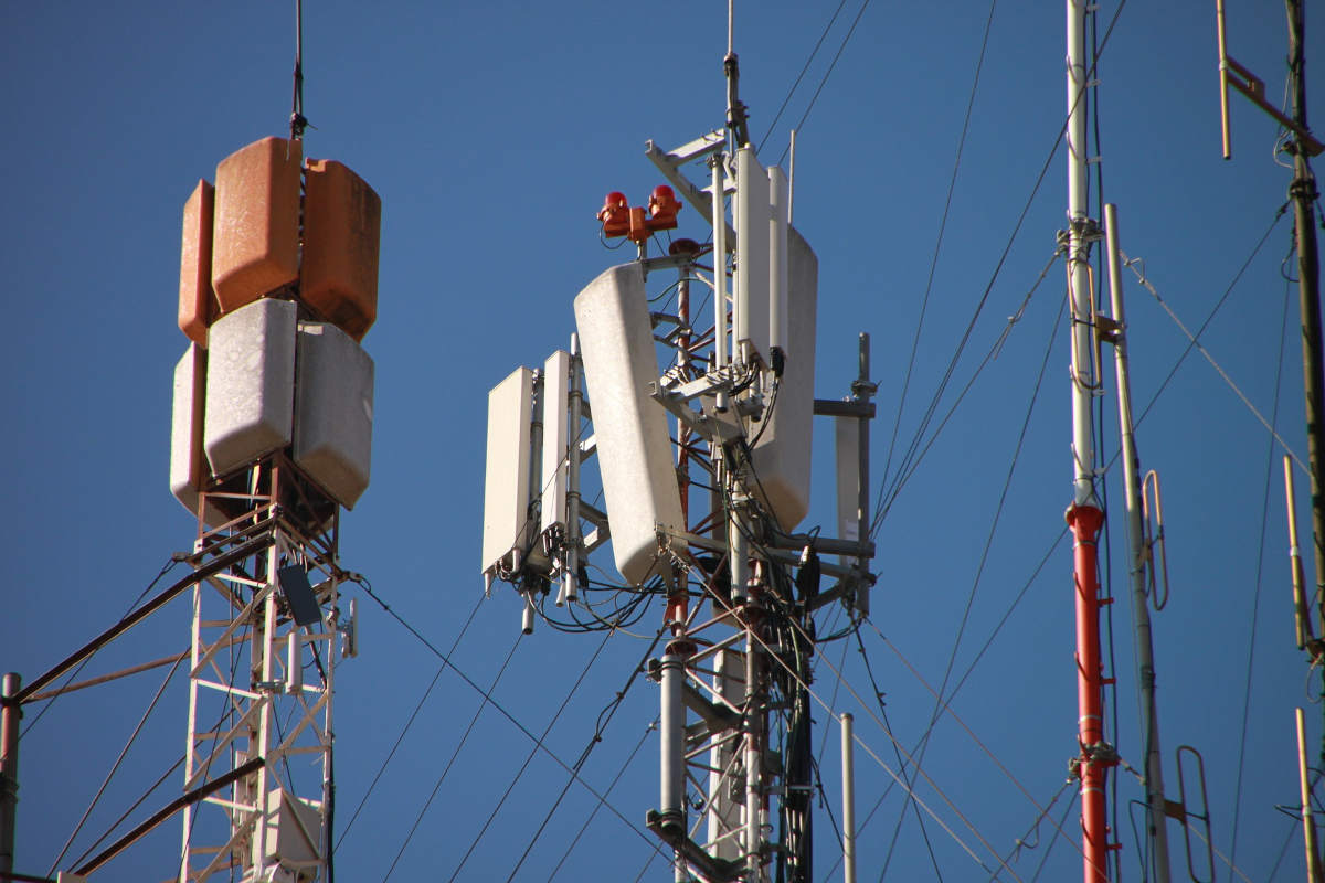 Cyfrowy Polsat sprzedaje infrastrukturę sieciową Polkomtelu za 7 mld zł