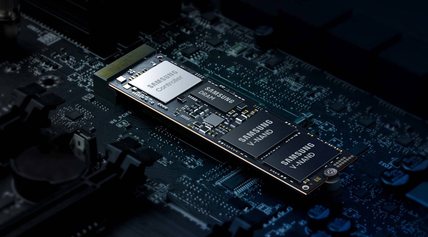 W 2020 roku kupiliśmy więcej dysków SSD niż HDD, ale miały mniejszą pojemność