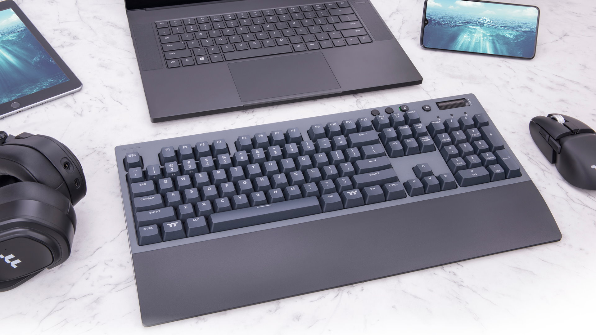 Thermaltake W1 Wireless - bezprzewodowa klawiatura mechaniczna dla graczy