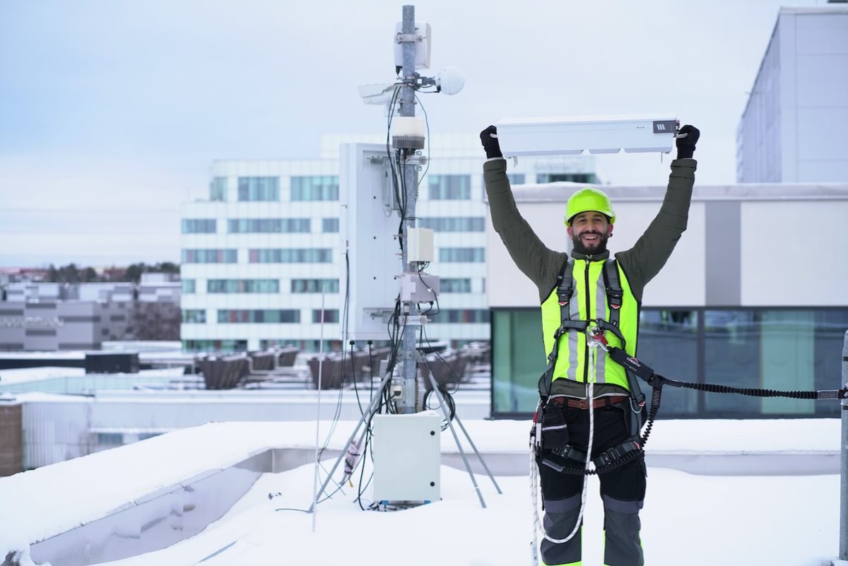 Ericsson wprowadza ultralekkie rozwiązania Massive MIMO i RAN Compute, przyspieszając wdrożenia na środkowych częściach pasma 5G