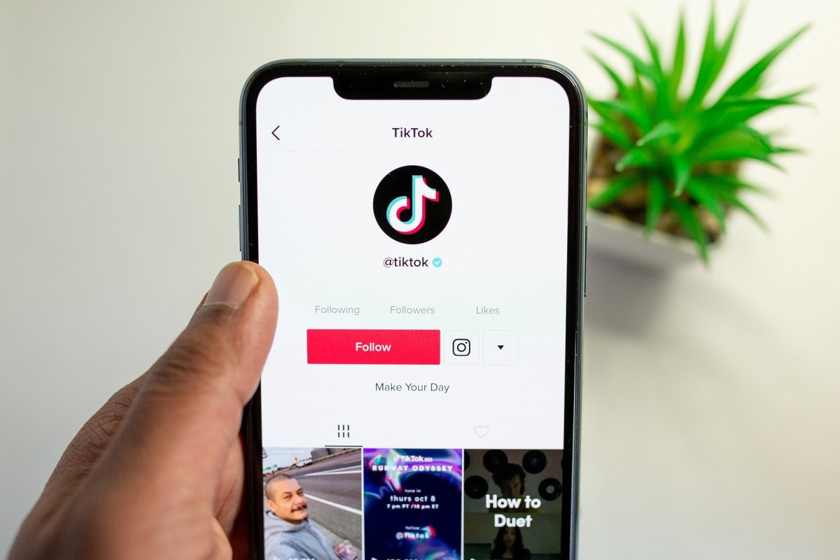 TikTok publikuje Raport Transparentności. Z platformy usunięto 89 milionów filmów
