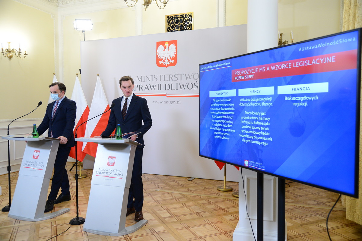 Rząd odbanuje trolli. To może być koniec Internetu, jaki znamy