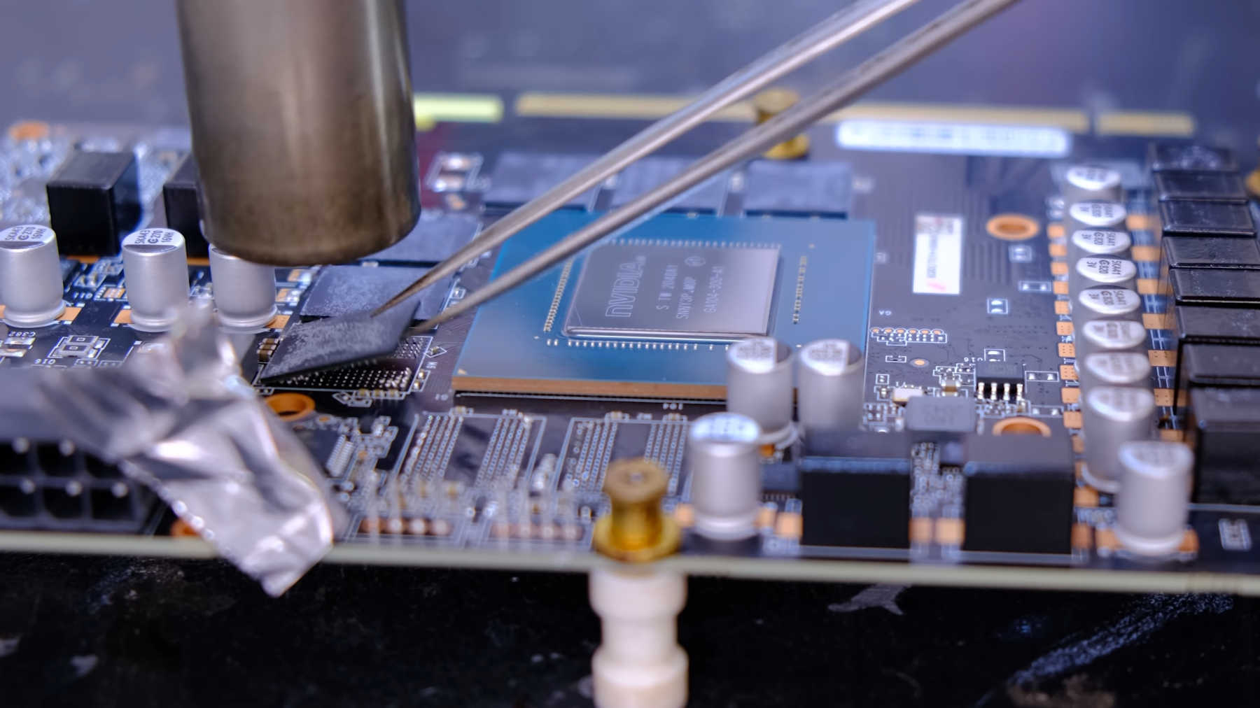 Rosyjski modder przerobił RTX 3070 i podwoił pamięć karty