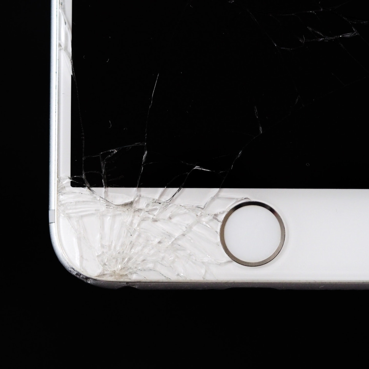 Allegro reklamuje podróbki telefonów... bo inni też tak robią