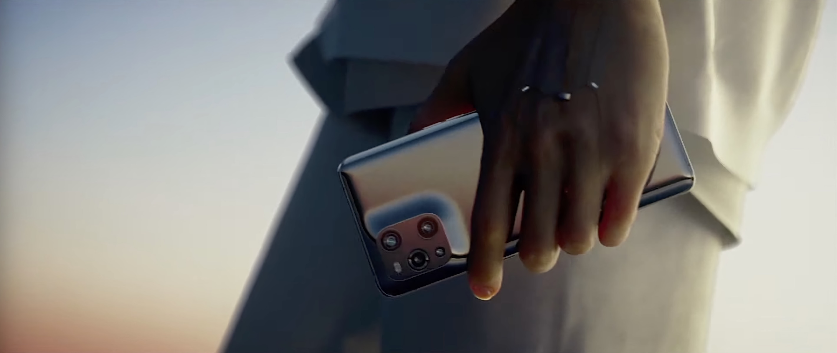 OPPO Find X3 Pro w Europie: ekran i 10-bitowy aparat przyćmiły ciekawą obudowę