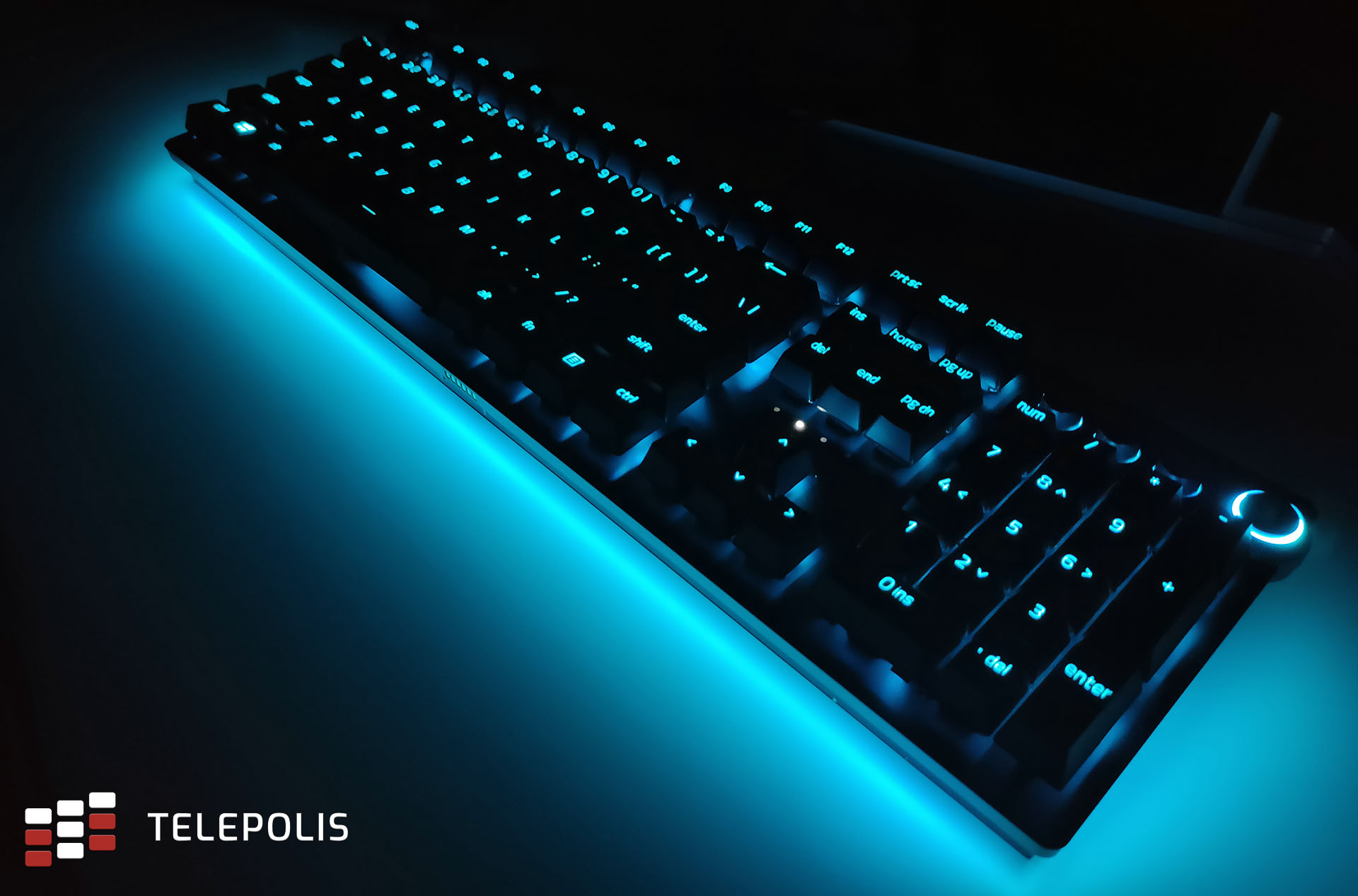 Razer Huntsman V2 Analog test klawiatury, która wyprzedza swoje czasy