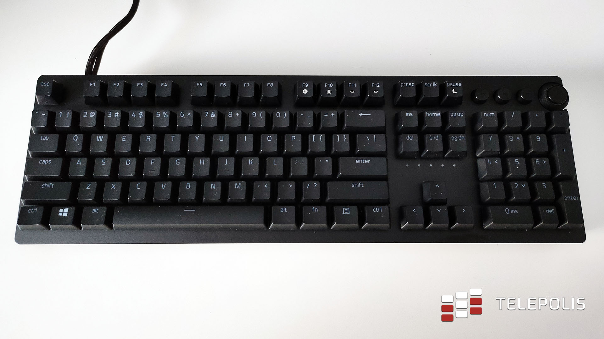 Razer Huntsman V2 Analog test klawiatury, która wyprzedza swoje czasy