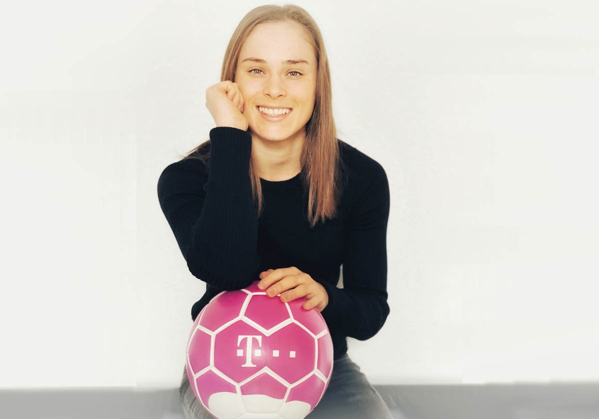 Ewa Pajor, gwiazda kobiecej piłki nożnej, ambasadorką T-Mobile Polska