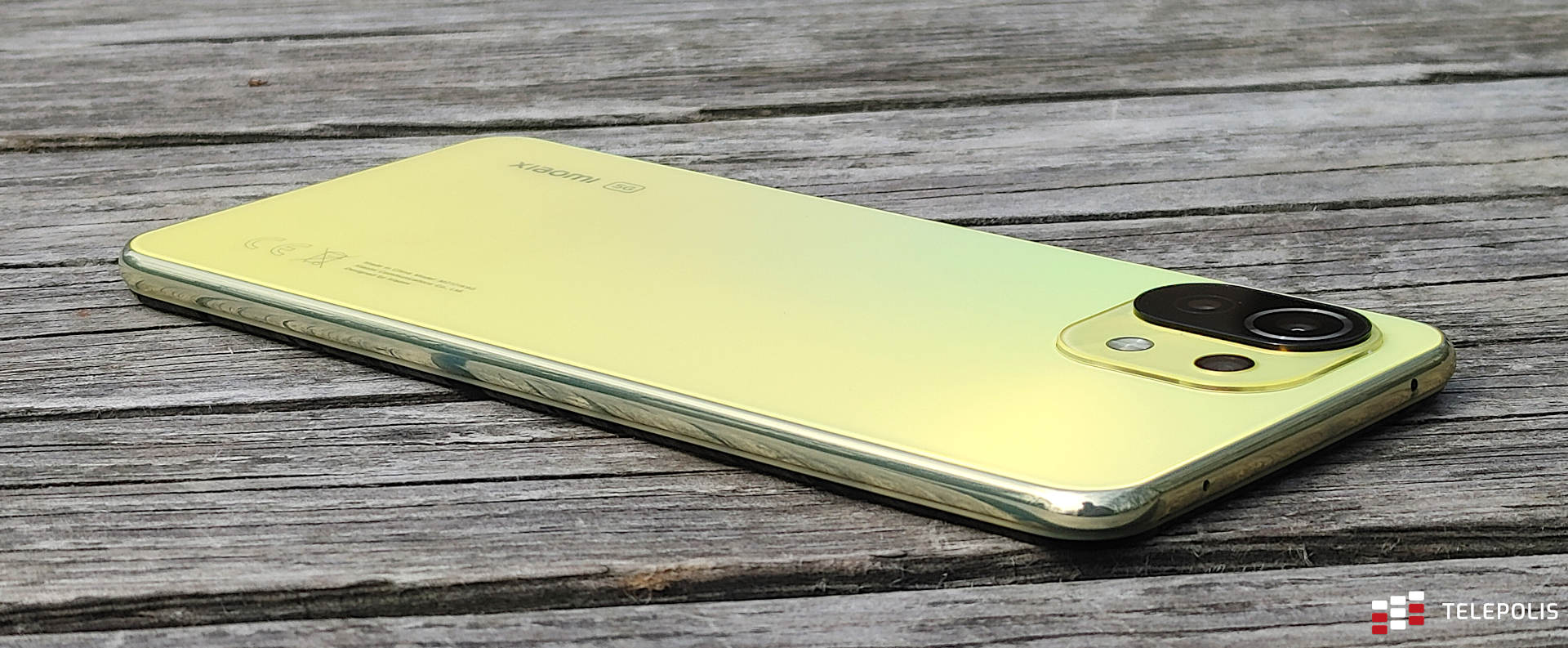 Xiaomi Mi 11 Lite 5G - czy warto postawić na średniaka Xiaomi?