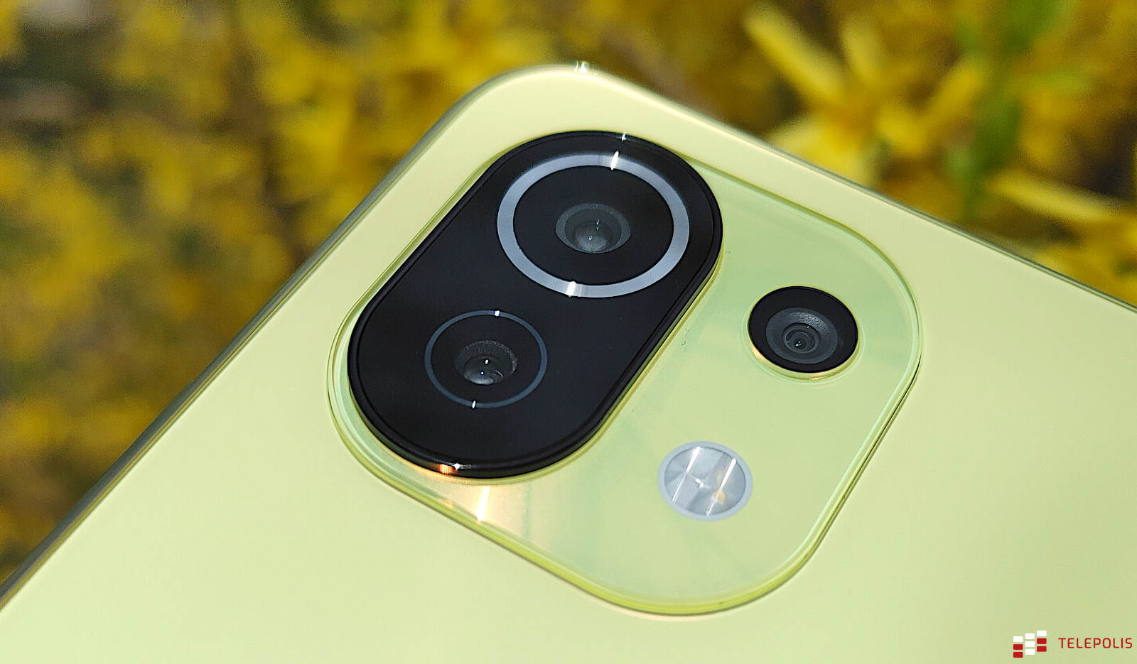 Xiaomi Mi 11 Lite 5G - czy warto postawić na średniaka Xiaomi?