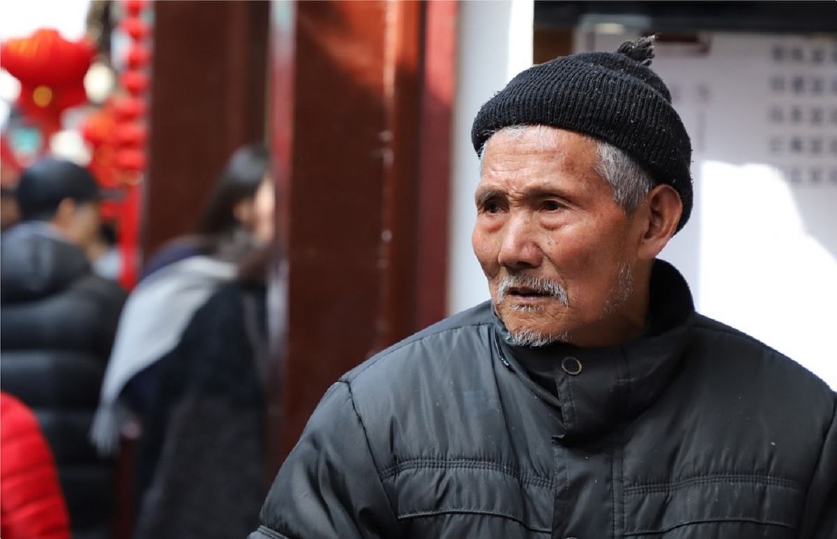 Jak polepszyć Internet dla osób starszych? Chiny chcą m.in. zakazu wyskakujących reklam