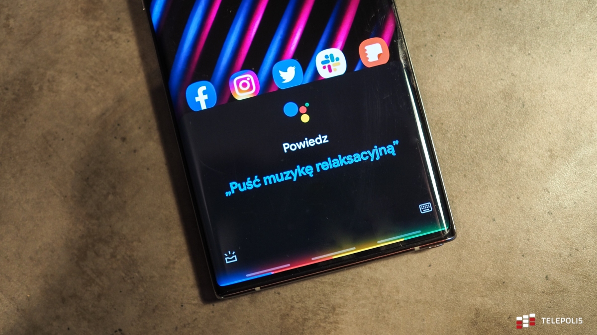 Asystent Google z funkcją uczenia poprawnej wymowy imion i nazwisk