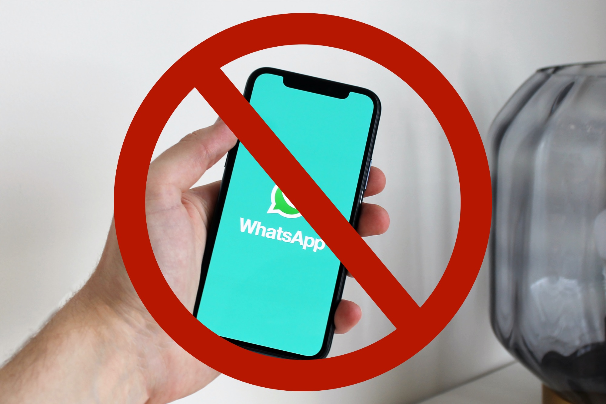 WhatsApp ma poważny problem z bezpieczeństwem. Możesz stracić konto