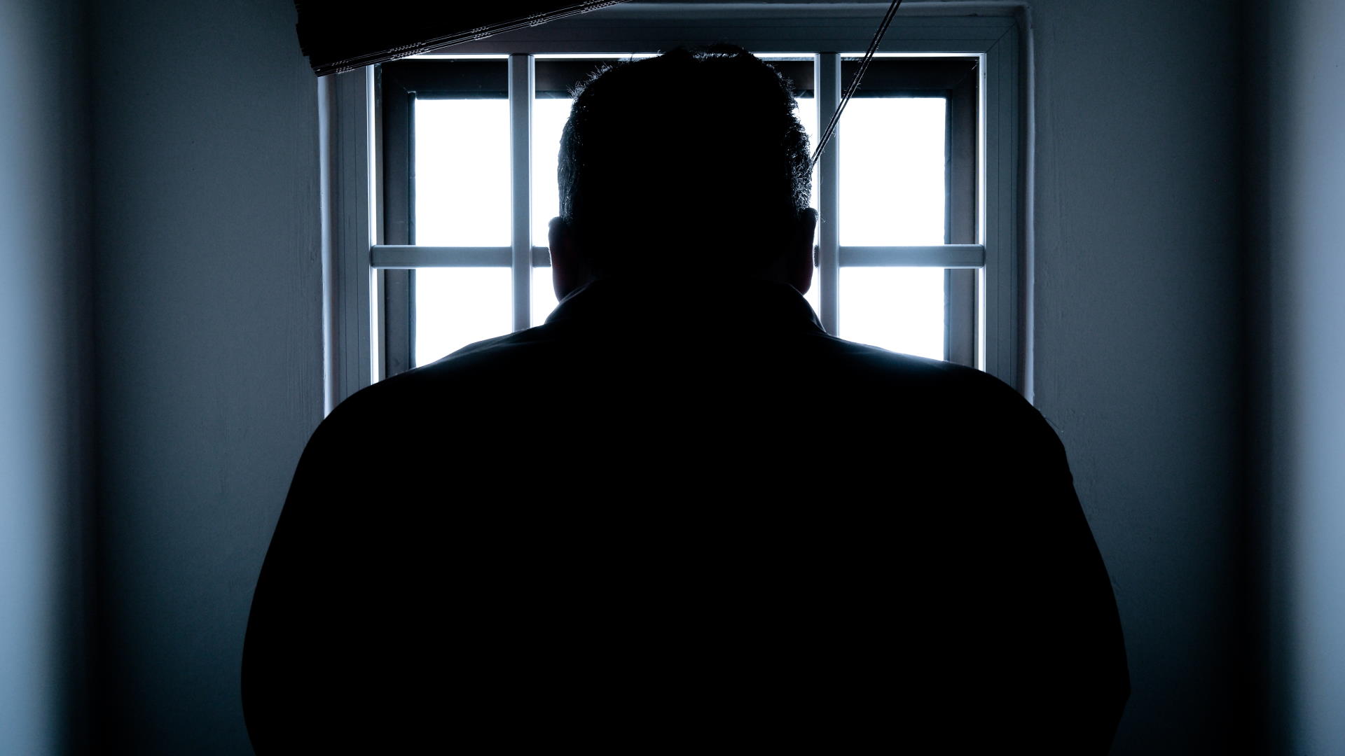 Kamerzysta zostaje za kratami. Sąd przedłużył areszt YouTubera