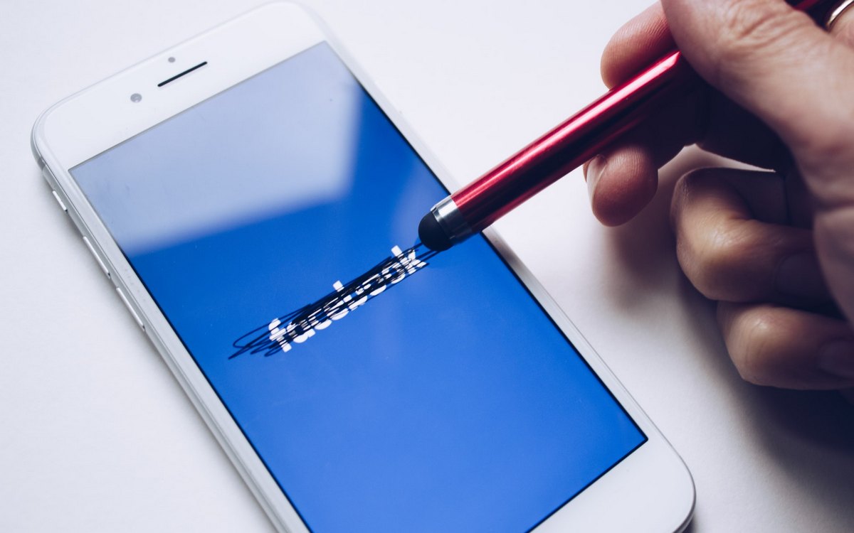 Facebook: czy to koniec giganta? Liczba pobrań aplikacji drastycznie spadła