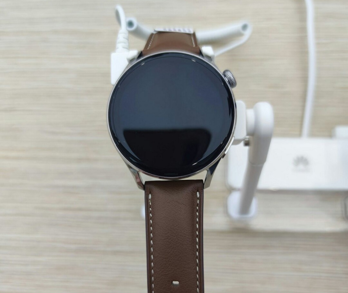 Huawei Watch 3 z Harmony OS na zdjęciach