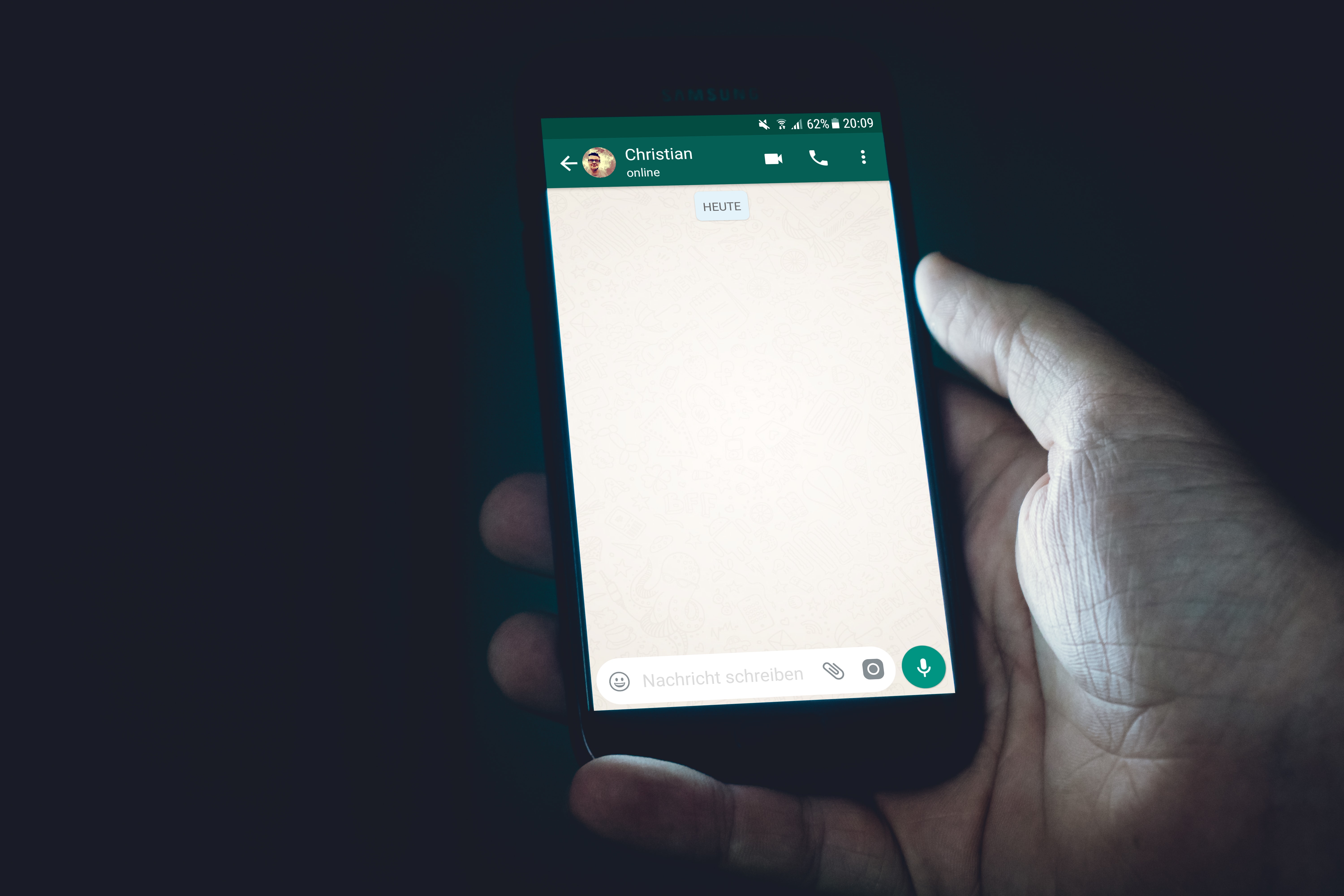 Używasz WhatsApp? Koniecznie pokaż to swoim bliskim