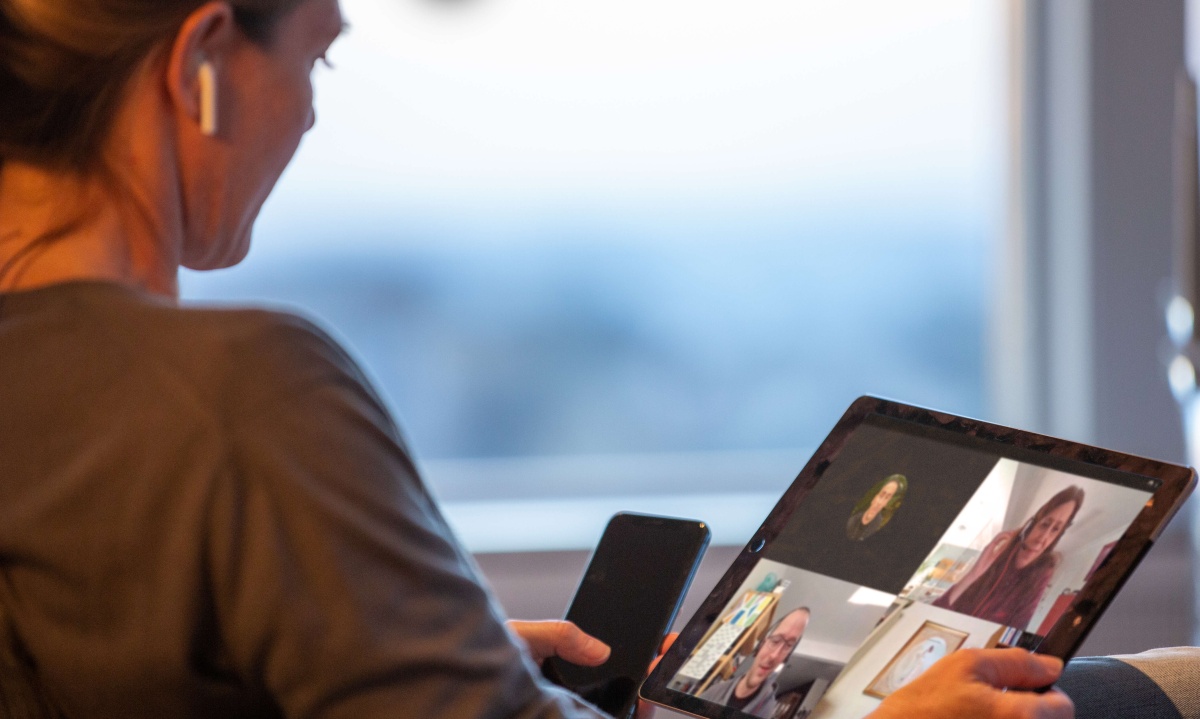 Ericsson: W 2025 roku spędzimy online o 10 godzin tygodniowo więcej niż teraz