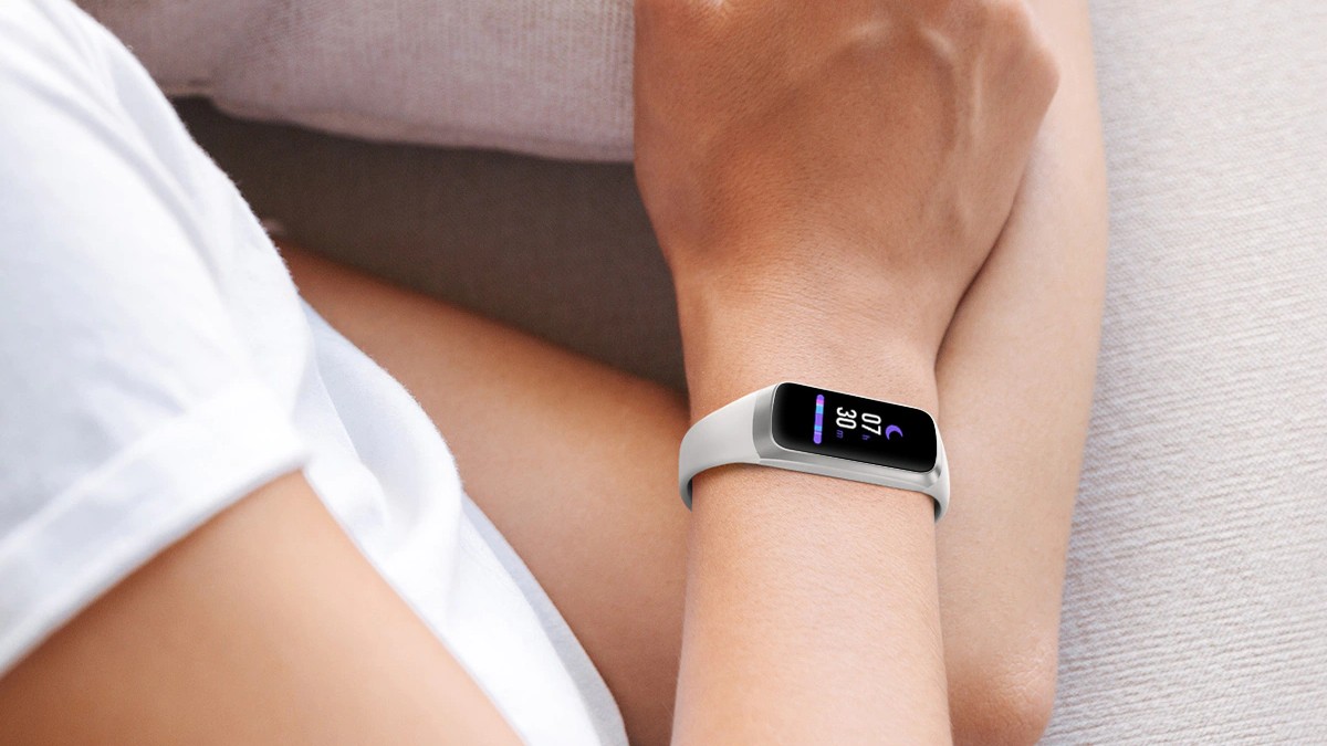 Samsung stworzył plaster z wyświetlaczem OLED - to koniec smartbandów?