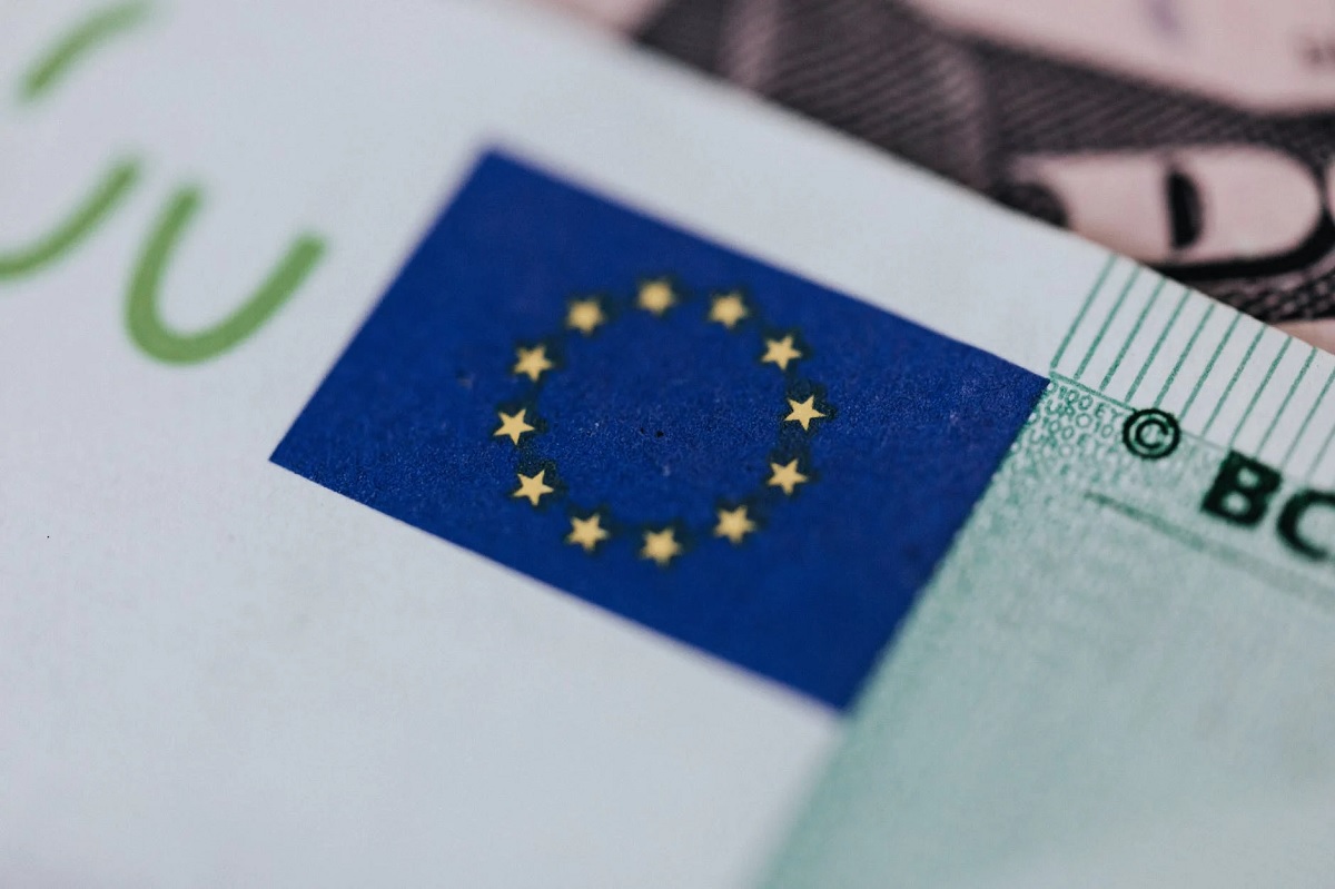 Unia Europejska chce kontrolować komunikatory i pocztę