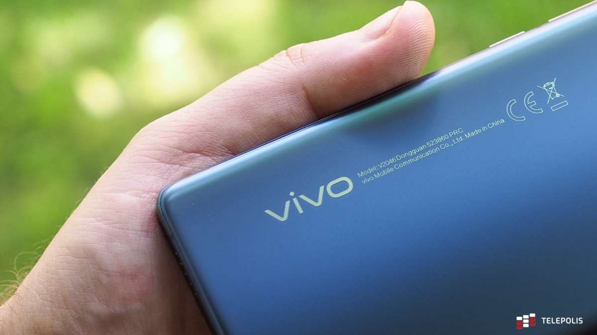 Vivo patentuje smartfon z latającą kamerą
