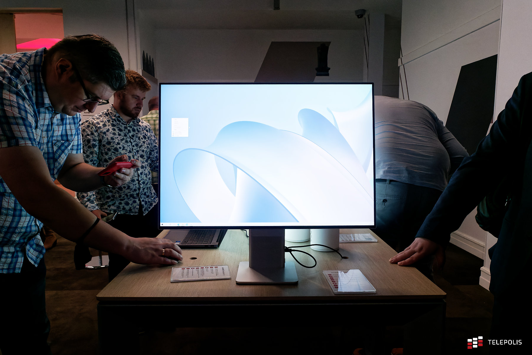 Huawei MateView to monitor premium dla aspirujących grafików