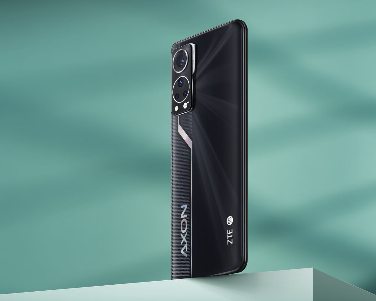 ZTE Axon 30: aparat pod ekranem AMOLED prawie 7 cali. Kupisz go od września