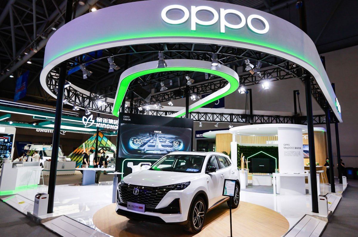 Oppo prezentuje MagVOOC, magnetyczne rozwiązanie do ładowania