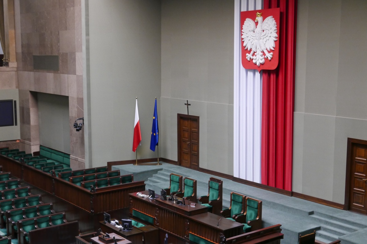Plus dostarczy usługi telefonii komórkowej do polskiego Sejmu