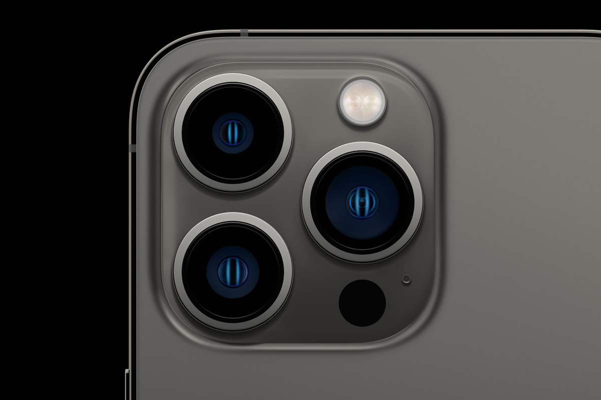 iPhone 13 Pro ma tryb makro w aparacie