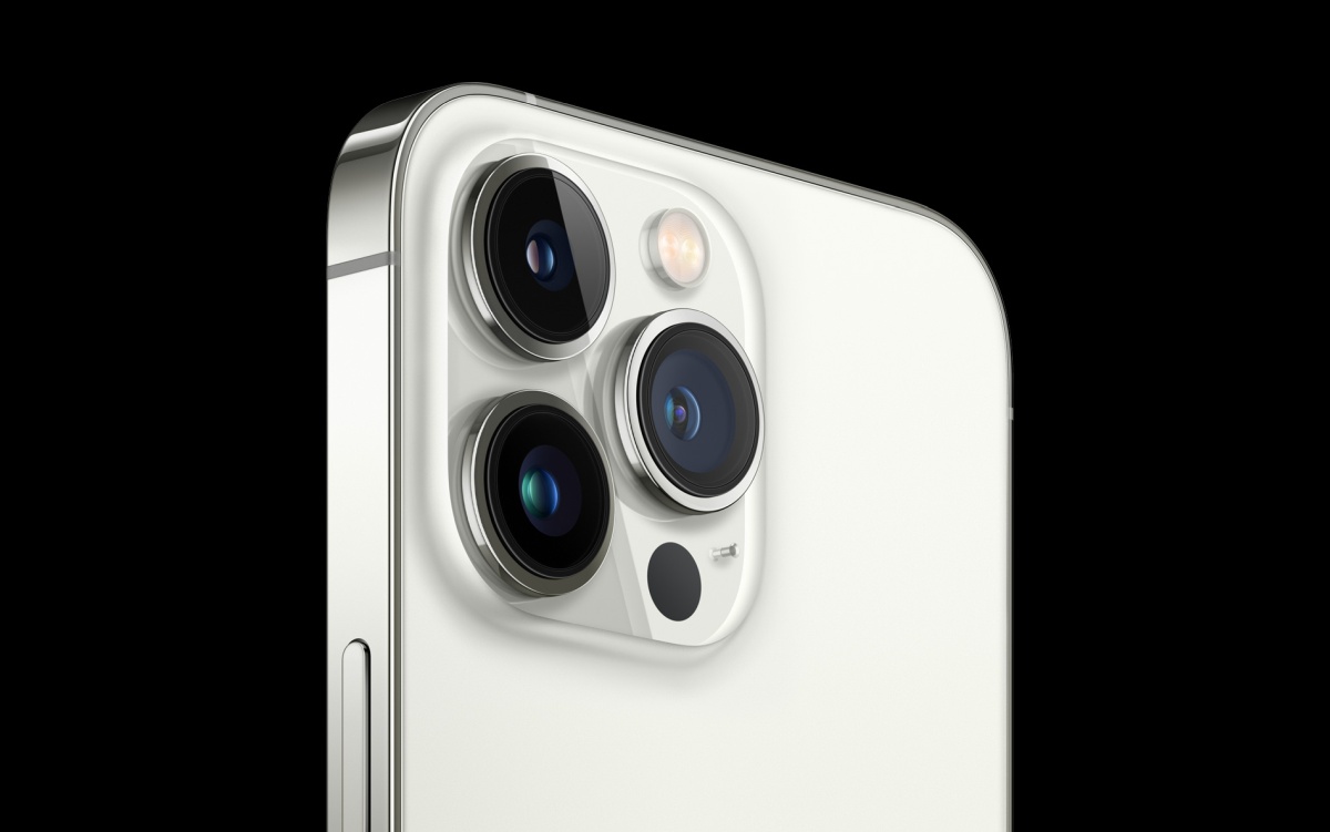 iPhone 13 Pro: ile dni musi pracować statystyczny Polak, by go kupić?