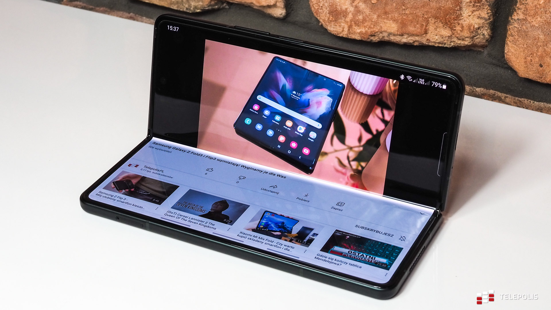 Samsung Galaxy Z Fold3 eksplodował po upadku. Firma wyjaśnia sprawę