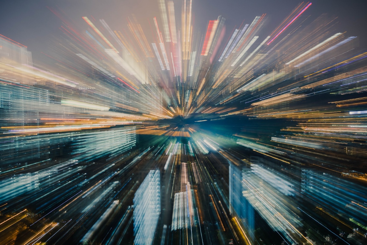 Sierpniowy ranking Speedtest.pl – Internet w Polsce powoli przyspiesza, a liderzy wciąż ci sami